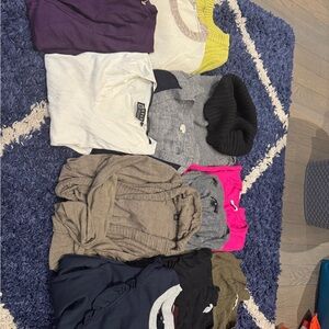 Women’s bundle of sweaters and cardigans sizes xs/s